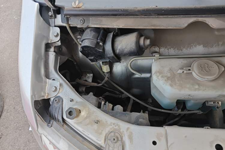 Used Jinbei Hiace X30 2021 1.5L Comfort Plus Central Air-Conditioned Van China VI Standard SWC15M Engine Bay Right