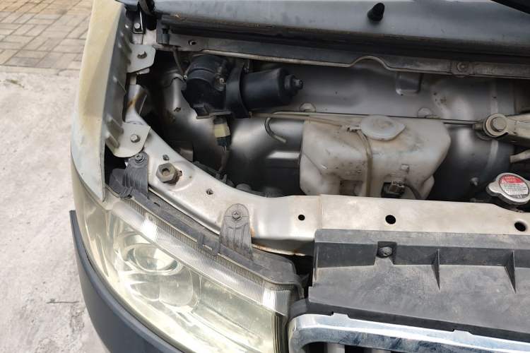 Used Jinbei Hiace X30 2021 1.5L Business-Class Central Air-Conditioned Coach China VI Standard Model SWC15M Engine Bay Right
