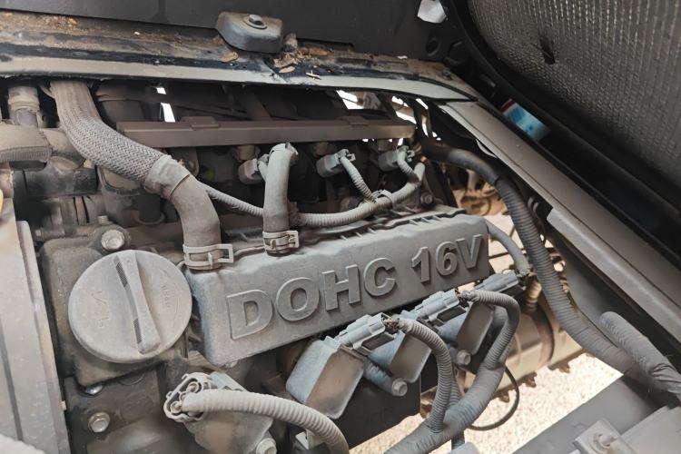Used Jinbei Hiace X30 2021 1.5L Comfort Plus Central Air-Conditioned Van China VI Standard SWC15M Engine Bay