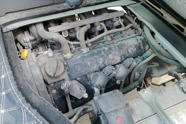 Used Jinbei Hiace X30  Engine Bay