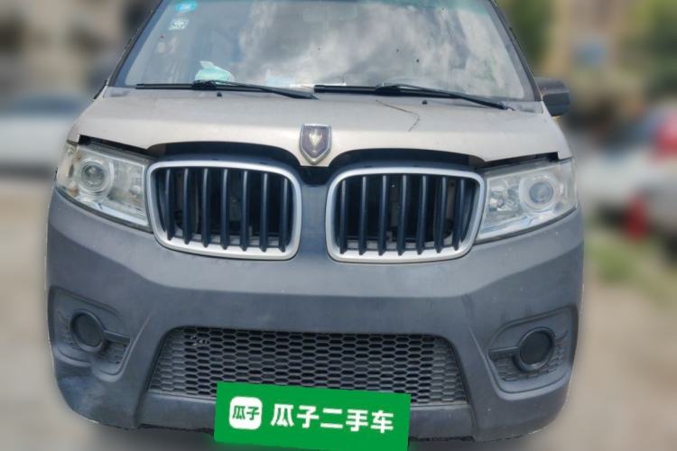 Used Jinbei Hiace X30 2021 1.5L Business-Grade Central Air-Conditioned Van China VI Emission Standard Model SWC15M Front