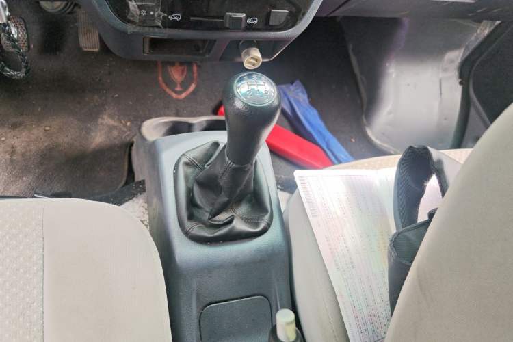 Used Jinbei Hiace X30 2021 1.5L Wealthy Single-Steaming Air-Conditioned Van China VI Standard SWC15M Gear Lever