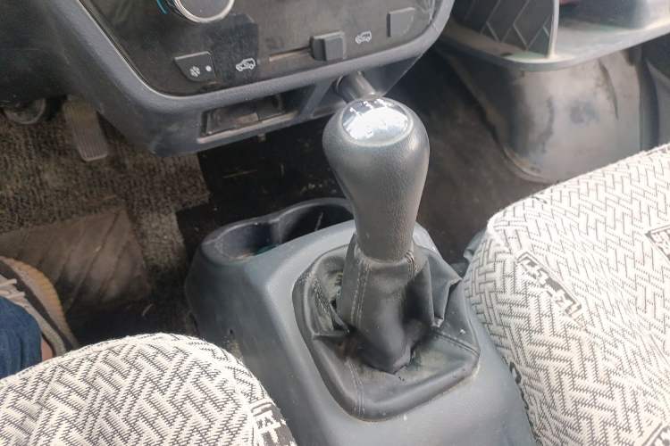 Used Jinbei Hiace X30 2021 1.5L Standard Version Air-Conditioning-Free Bus China VI Emission Standard SWC15M Gear Lever