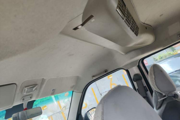 Used Jinbei Hiace X30 2021 1.5L Business-Grade Central Air-Conditioned Van China VI Emission Standard Model SWC15M Headliner