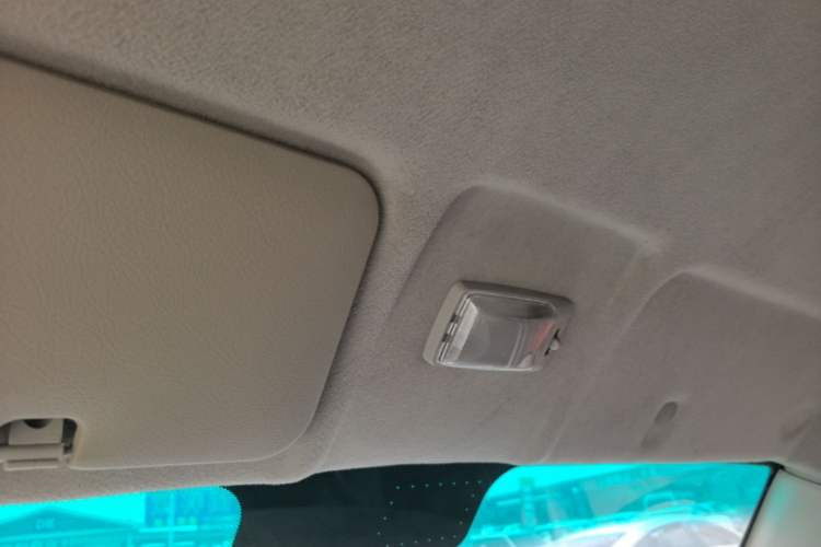 Used Jinbei Hiace X30 2021 1.5L Standard-Grade Central Air-Conditioned Van China VI Emission Standard SWC15M Headliner