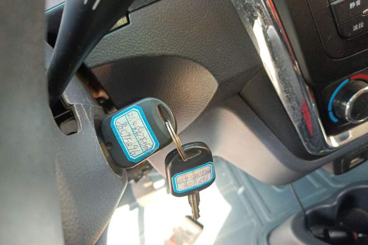 Used Jinbei Hiace X30 2021 1.5L Wealthy Van China VI Standard SWC15M Interior 1