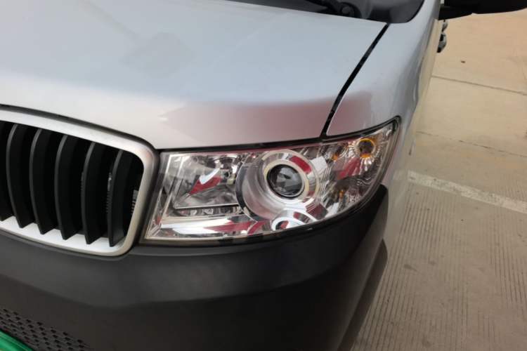 Used Jinbei Hiace X30 2021 1.5L Standard-Grade Central Air-Conditioned Van China VI Emission Standard SWC15M Left Front Headlight