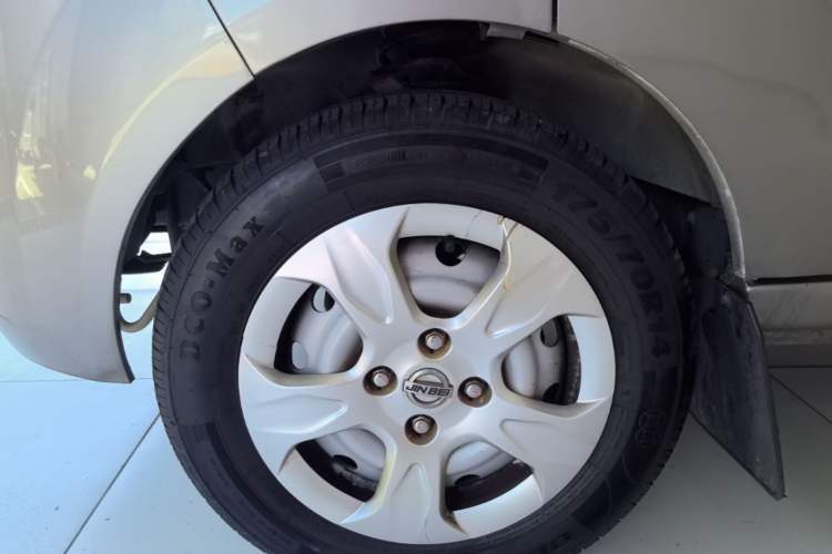 Used Jinbei Hiace X30 2021 1.5L Comfort Model Air-Conditioner-Free Version National VI Standard SWC15M Bus Left Front Wheel Hub
