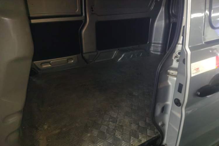 Used Jinbei Hiace X30 2021 1.5L Wealthy Single-Steaming Air-Conditioned Van China VI Standard SWC15M Left Rear Seat
