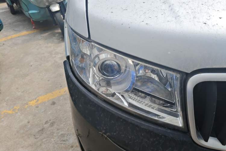 Used Jinbei Hiace X30 2021 1.5L Standard Version Air-Conditioner-Free Van China VI Emission Standard SWC15M Right Front Headlight