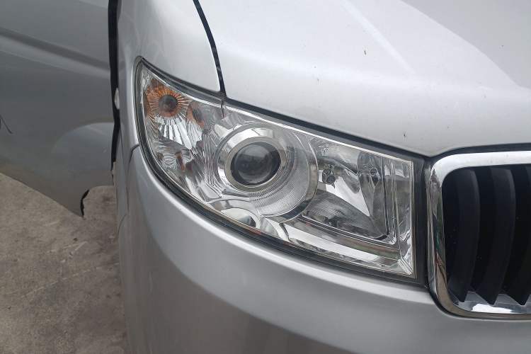 Used Jinbei Hiace X30 2021 1.5L Standard Version Air-Conditioning-Free Bus China VI Emission Standard SWC15M Right Front Headlight
