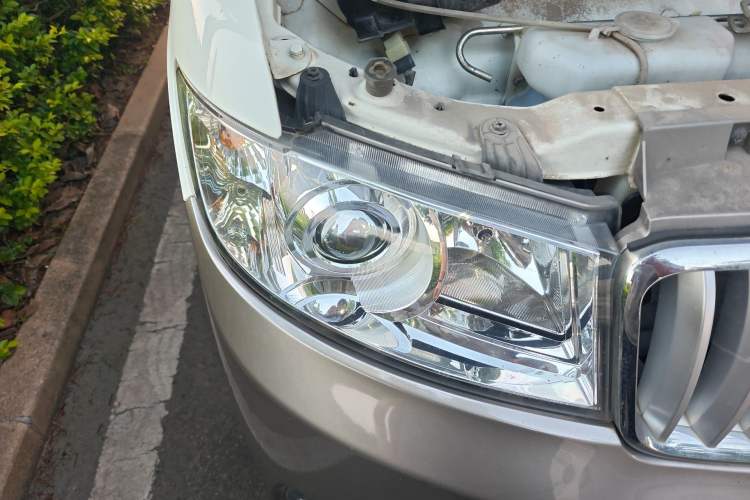 Used Jinbei Hiace X30 2021 1.5L Comfort Model Air-Conditioner-Free Version National VI Standard SWC15M Bus Right Front Headlight