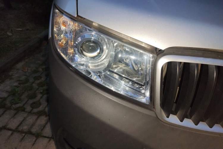 Used Jinbei Hiace X30 2021 1.5L Wealthy Single-Steaming Air-Conditioned Version Bus China VI Standard SWC15M Right Front Headlight