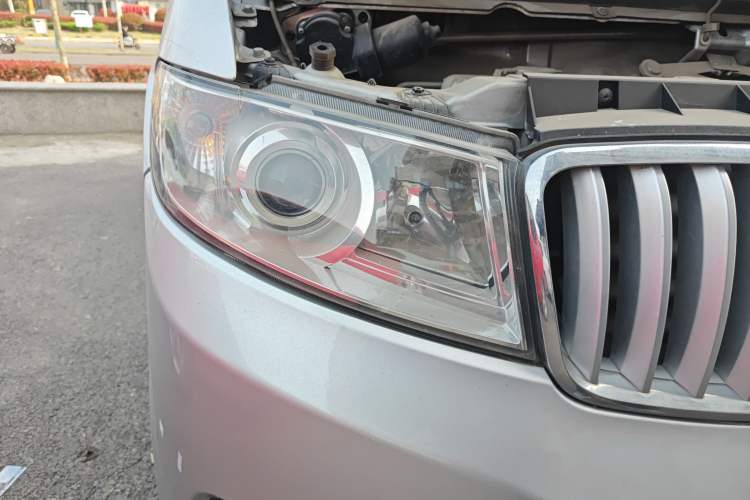 Used Jinbei Hiace X30 2021 1.5L Comfort Plus Central Air-Conditioned Van China VI Standard SWC15M Right Front Headlight