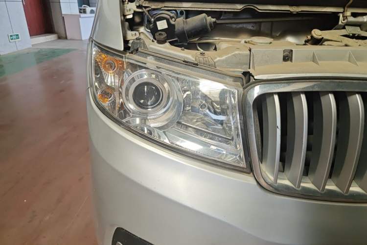 Used Jinbei Hiace X30 2021 1.5L Standard Version Air-Conditioner-Free Van China VI Emission Standard SWC15M Right Front Headlight