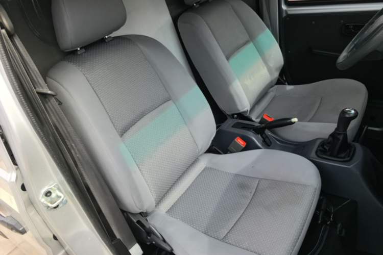 Used Jinbei Hiace X30 2021 1.5L Standard-Grade Central Air-Conditioned Van China VI Emission Standard SWC15M Right Front Seat