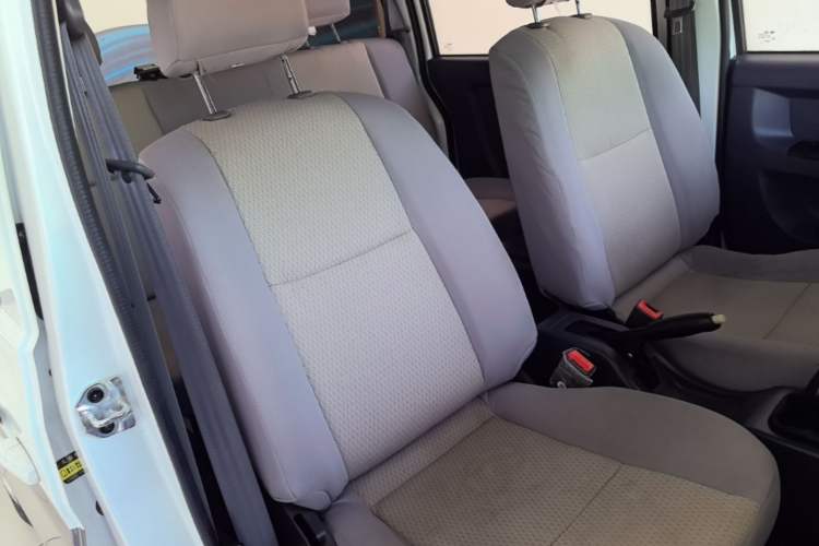 Used Jinbei Hiace X30 2021 1.5L Comfort Model Air-Conditioner-Free Version National VI Standard SWC15M Bus Right Front Seat