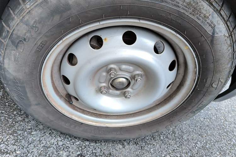 Used Jinbei Hiace X30  Right Front Wheel Hub