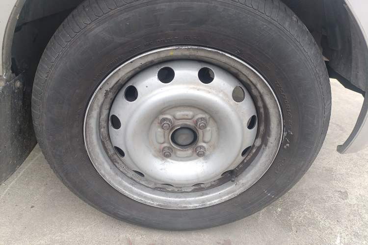 Used Jinbei Hiace X30 2021 1.5L Standard Version Air-Conditioning-Free Bus China VI Emission Standard SWC15M Right Front Wheel Hub
