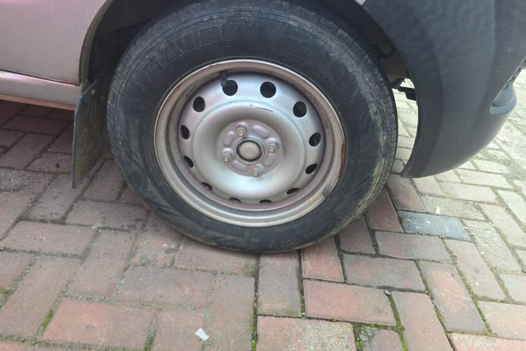 Used Jinbei Hiace X30 2021 1.5L Wealthy Single-Steaming Air-Conditioned Version Bus China VI Standard SWC15M Right Front Wheel Hub