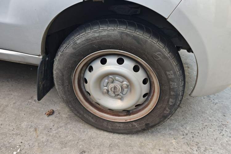 Used Jinbei Hiace X30 2021 1.5L Wealthy Single-Steaming Air-Conditioned Version Bus China VI Standard SWC15M Right Front Wheel Hub