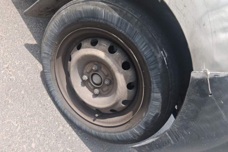 Used Jinbei Hiace X30 2021 1.5L Wealthy Single-Steaming Air-Conditioned Version Bus China VI Standard SWC15M Right Front Wheel Hub