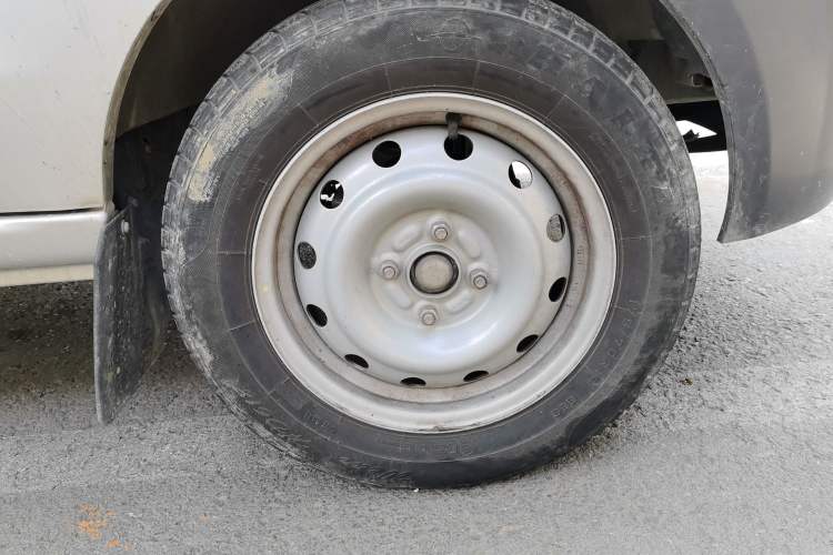 Used Jinbei Hiace X30  Right Front Wheel Hub