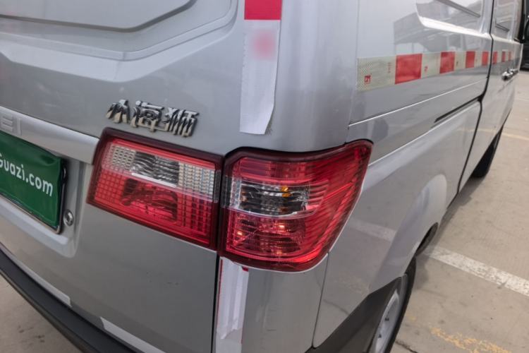 Used Jinbei Hiace X30 2021 1.5L Standard-Grade Central Air-Conditioned Van China VI Emission Standard SWC15M Right Rear Taillight