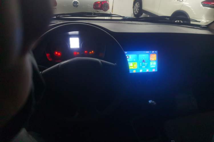 Used Jinbei Hiace X30 2021 1.5L Wealthy Single-Steaming Air-Conditioned Van China VI Standard SWC15M Steering Wheel