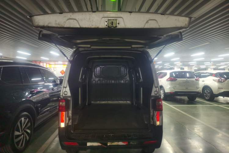 Used Jinbei Hiace X30 2021 1.5L Wealthy Single-Steaming Air-Conditioned Van China VI Standard SWC15M Trunk