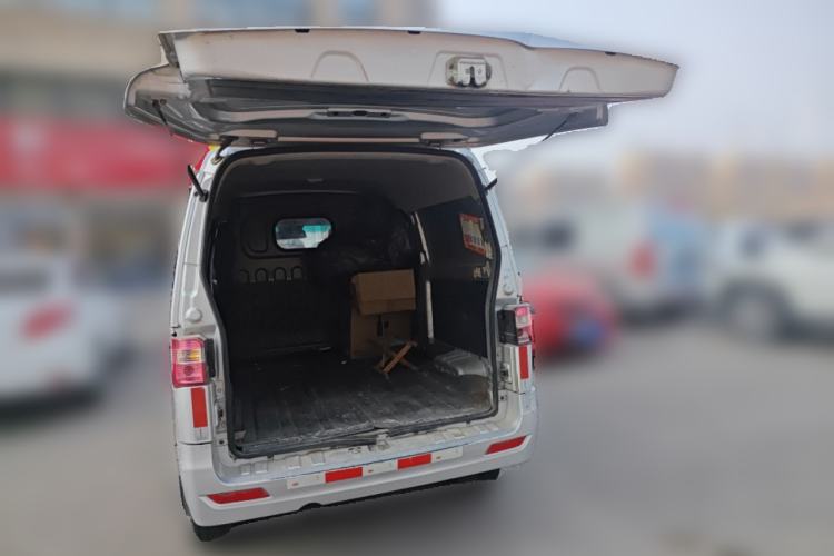 Used Jinbei Hiace X30 2021 1.5L Comfort Plus Central Air-Conditioned Van China VI Standard SWC15M Trunk