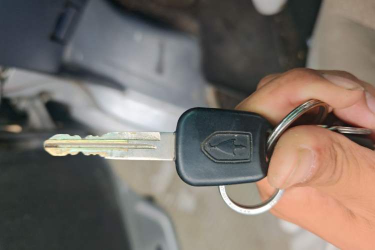 Used Jinbei Hiace X30 2021 1.5L Wealthy Single-Steaming Air-Conditioned Van China VI Standard SWC15M Vehicle Key
