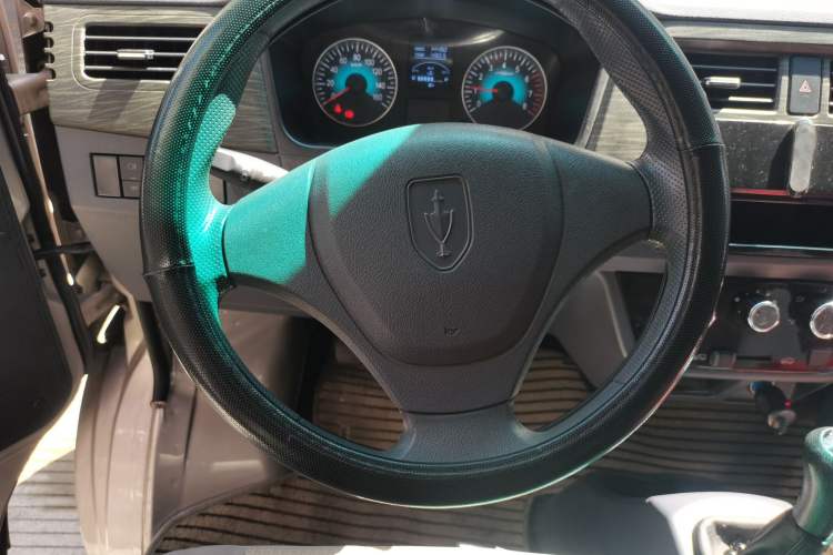 Used Jinbei Hiace X30 2021 1.5L Standard Version Air-Conditioning-Free Bus China VI Emission Standard SWC15M Steering Wheel