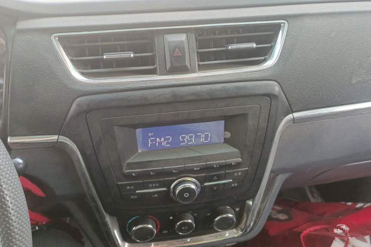 Used Jinbei Hiace X30 2021 1.5L Wealthy Van China VI Standard SWC15M Audio And AC Panel