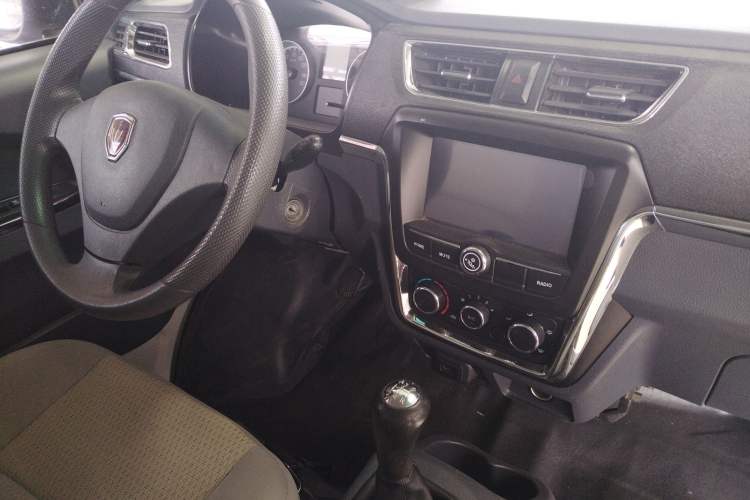 Used Jinbei Hiace X30 2021 1.5L Comfort Model Base Version (No Air Conditioning) Van China VI Standard SWC15M Audio And AC Panel