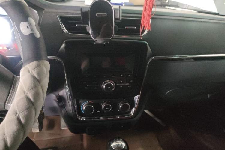 Used Jinbei Hiace X30 2021 1.5L Wealthy Single-Steaming Air-Conditioned Van China VI Standard SWC15M Audio And AC Panel