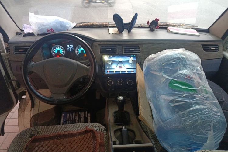 Used Jinbei Hiace X30 2021 1.5L Wealthy Single-Steaming Air-Conditioned Van China VI Standard SWC15M Center Console