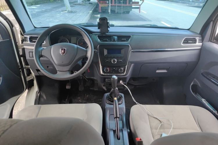 Used Jinbei Hiace X30 2021 1.5L Comfort-Grade Central Air-Conditioned Bus China VI Standard SWC15M Center Console