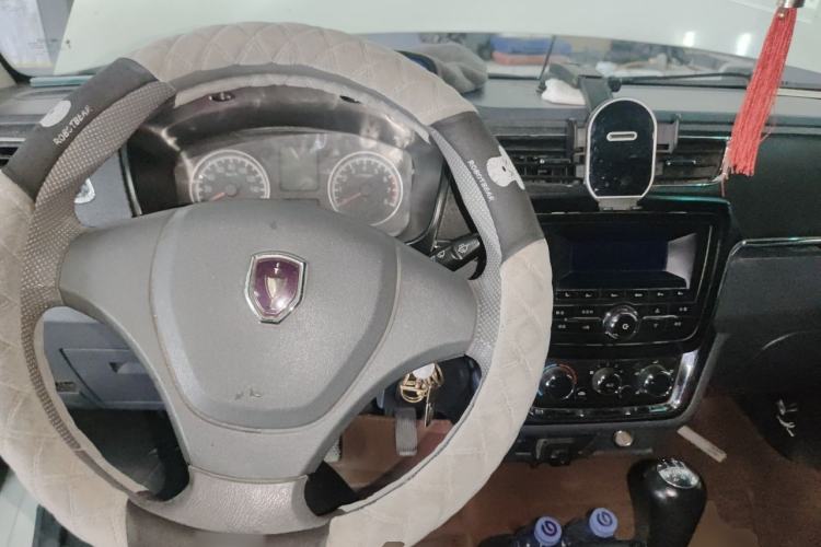 Used Jinbei Hiace X30 2021 1.5L Wealthy Single-Steaming Air-Conditioned Van China VI Standard SWC15M Center Console