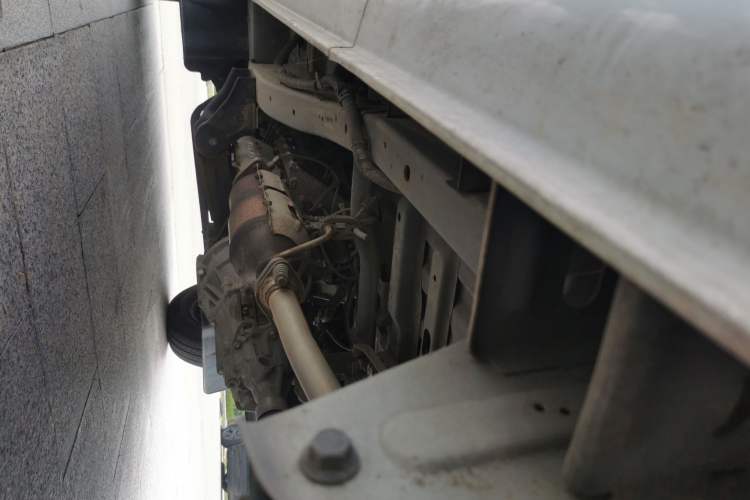 Used Jinbei Hiace X30 2021 1.5L Standard Version Air-Conditioner-Free Van China VI Emission Standard SWC15M Chassis Front Left