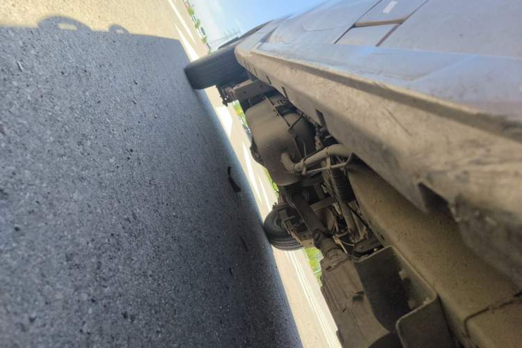 Used Jinbei Hiace X30 2021 1.5L Comfort Plus Central Air-Conditioned Van China VI Standard SWC15M Chassis Front Right