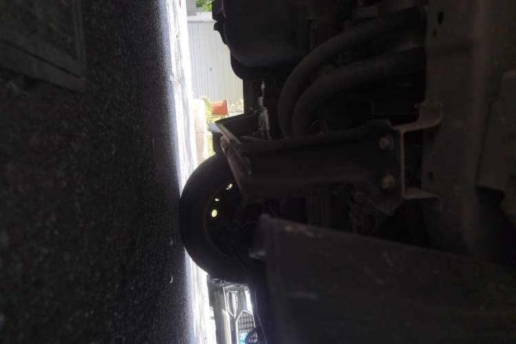 Used Jinbei Hiace X30 2021 1.5L Comfort Model Air-Conditioner-Free Version National VI Standard SWC15M Bus Chassis Front Right