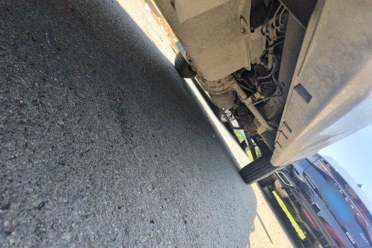 Used Jinbei Hiace X30 2021 1.5L Comfort Plus Central Air-Conditioned Van China VI Standard SWC15M Chassis Rear Right