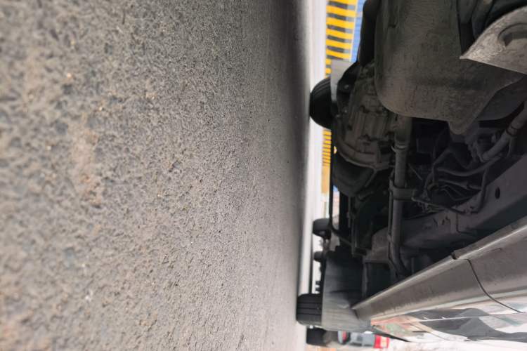Used Jinbei Hiace X30 2021 1.5L Standard Version Air-Conditioner-Free Van China VI Emission Standard SWC15M Chassis Rear Right