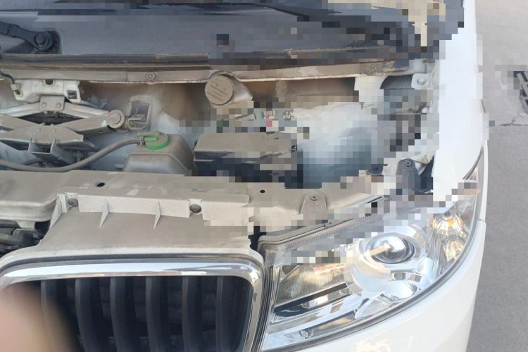 Used Jinbei Hiace X30 2021 1.5L Wealthy Van China VI Standard SWC15M Engine Bay Left