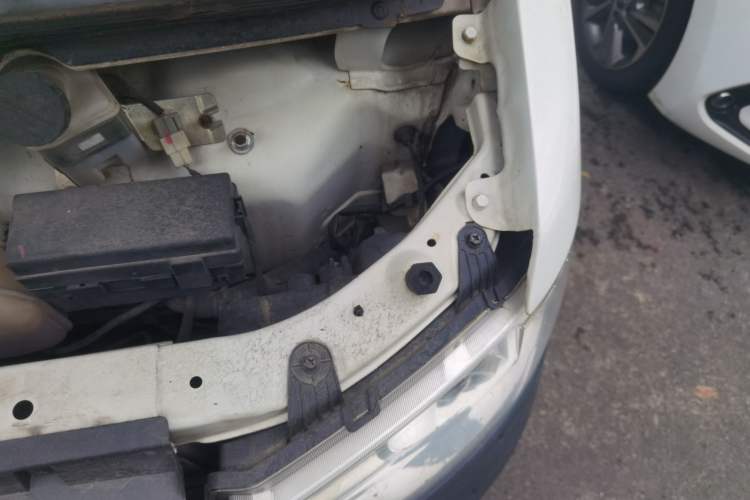 Used Jinbei Hiace X30 2021 1.5L Wealthy Van China VI Standard SWC15M Engine Bay Left