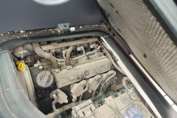 Used Jinbei Hiace X30 2021 1.5L Standard Version Air-Conditioning-Free Bus China VI Emission Standard SWC15M Engine Bay Right