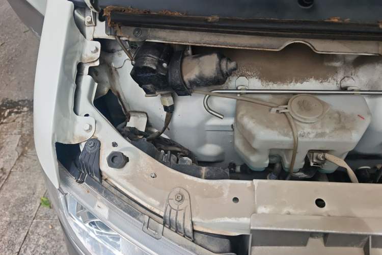 Used Jinbei Hiace X30 2021 1.5L Comfort Plus Central Air-Conditioned Van China VI Standard SWC15M Engine Bay Right