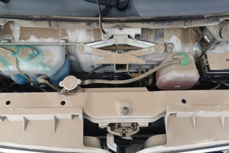 Used Jinbei Hiace X30 2021 1.5L Standard Version Air-Conditioner-Free Van China VI Emission Standard SWC15M Engine Bay
