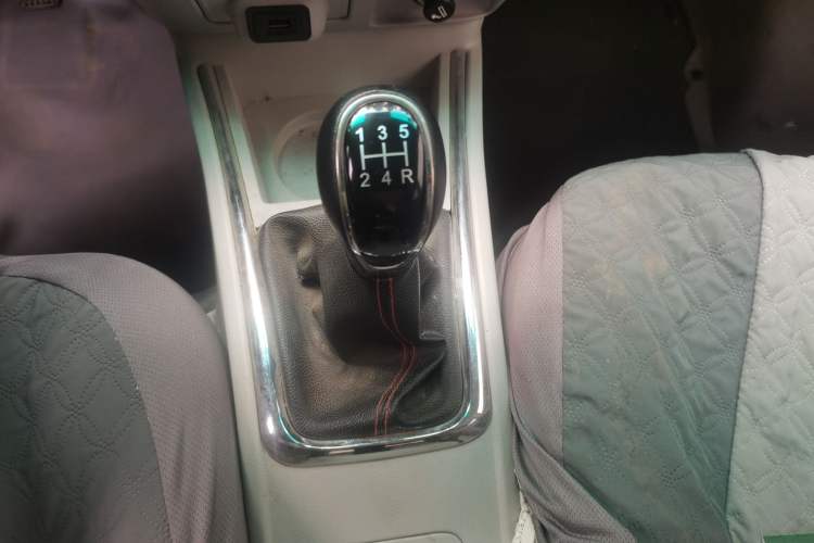 Used Jinbei Hiace X30 2021 1.5L Wealthy Single-Steaming Air-Conditioned Van China VI Standard SWC15M Gear Lever